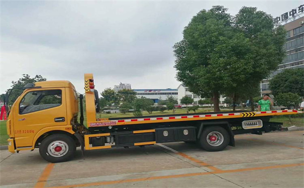 杨浦定远24小时拖车救援电话号码，定远道路救援公司怎么收费的